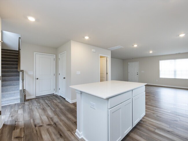 Building Photo - 1048 Old Trade St