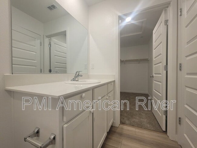 Building Photo - 7433 Penfield Dr