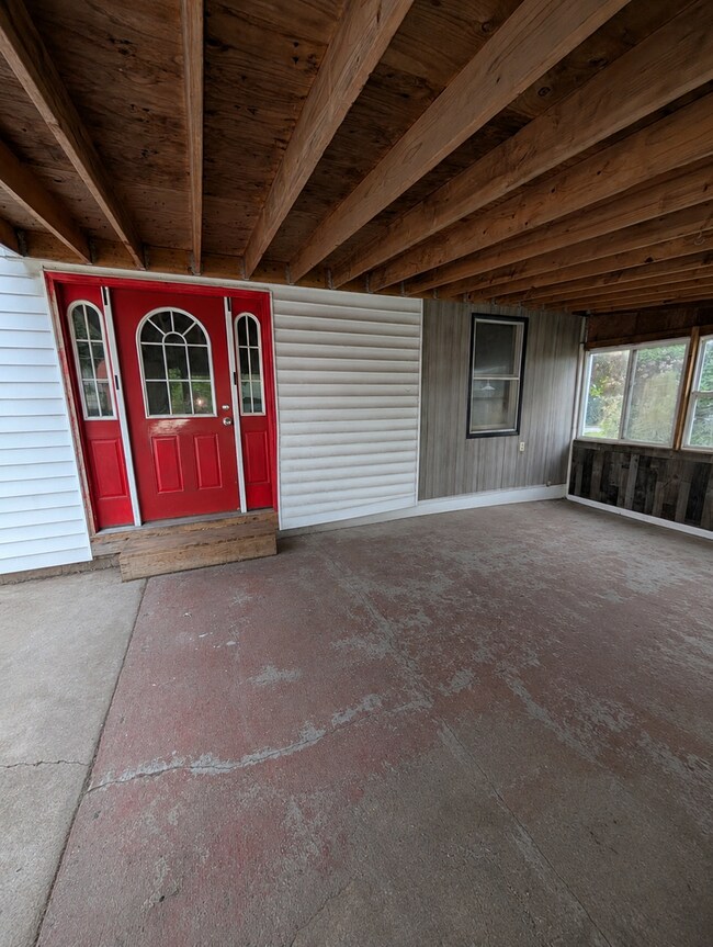 Building Photo - Spacious Davenport Home Near Central Davenport!