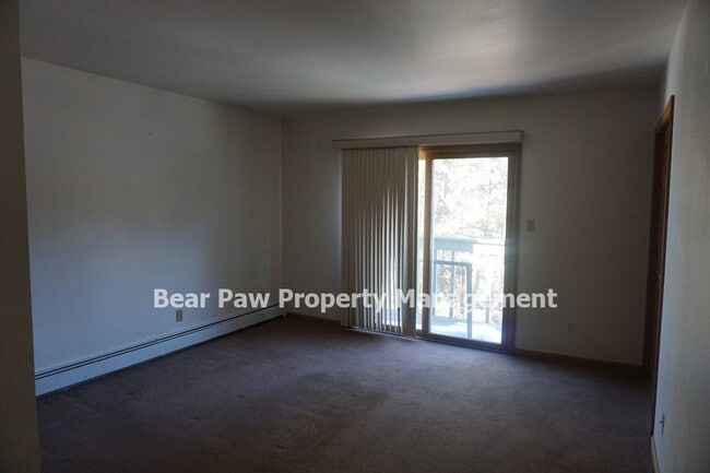 Building Photo - Great Duplex in North Evergreen!!