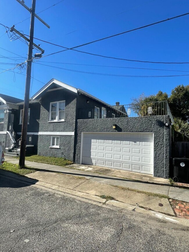 Building Photo - Gorgeous 3BD in Midcity, with a Garage and Large Deck/Terrace
