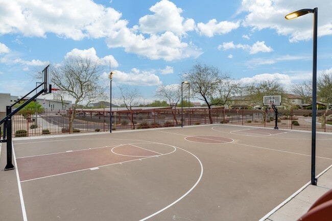 Building Photo - 3983 E Cat Balue Dr