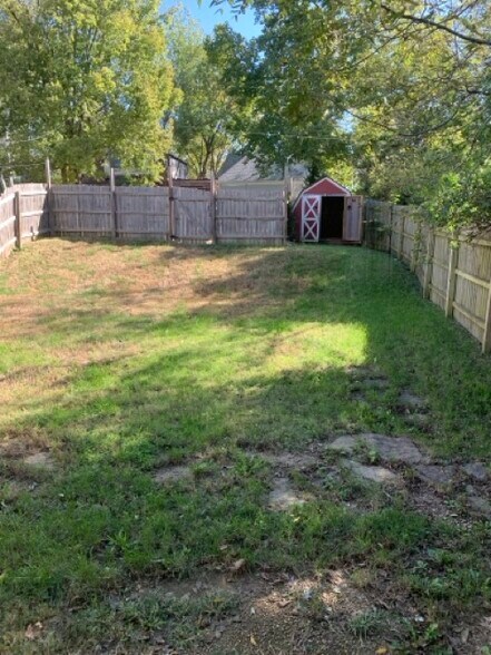 Building Photo - 103 S Fairview Ave