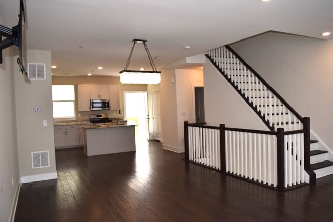 Building Photo - 1606 Parkview Ln