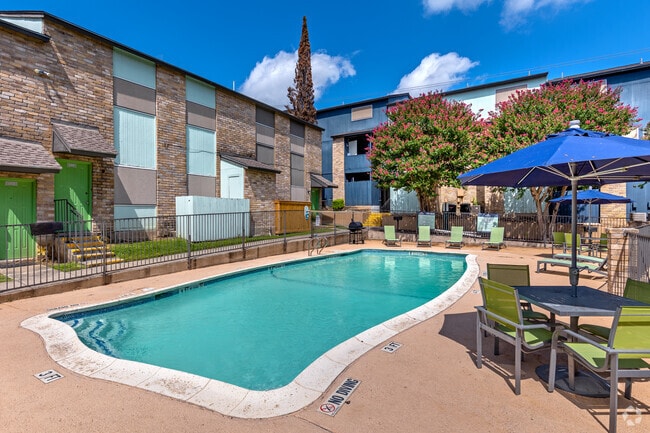 Swimming Pool - Abode Apartment Homes