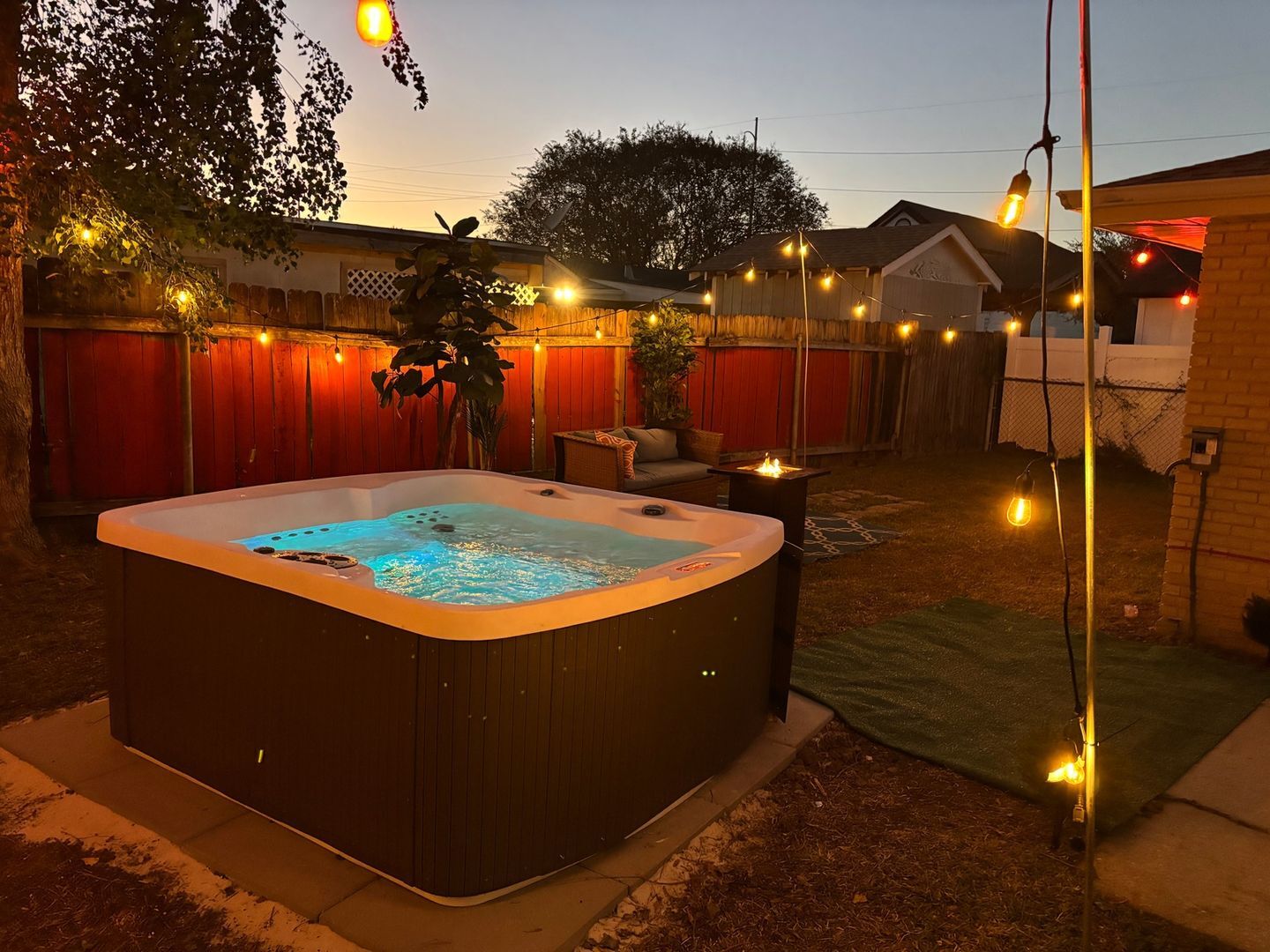 Building Photo - 5000 Cardenas Dr