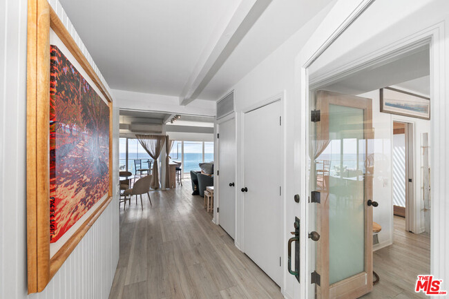 Building Photo - 27060 Malibu Cove Colony Dr