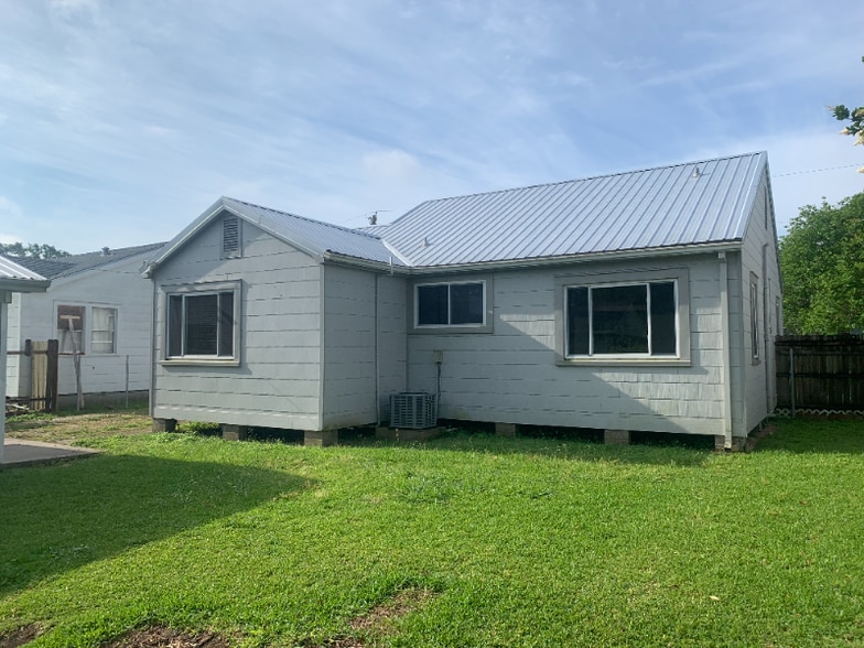 Building Photo - 205 Washington Ave