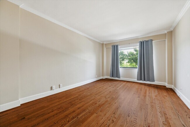Building Photo - 1400 Hermann Dr