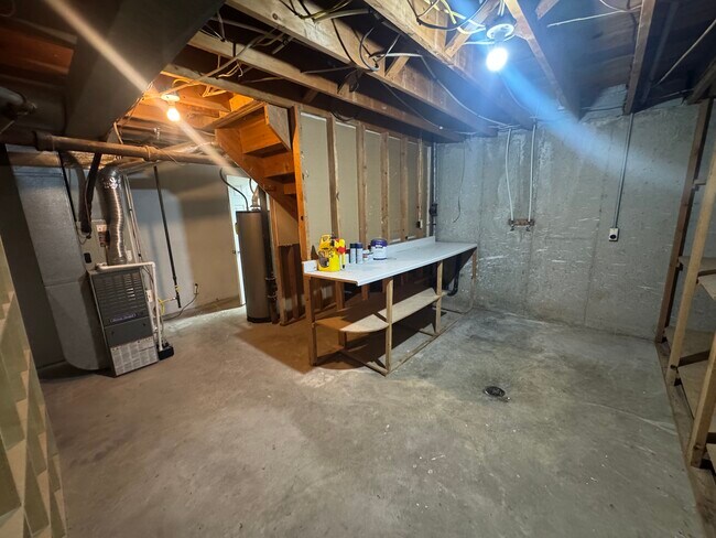 Building Photo - 459 N 400 E