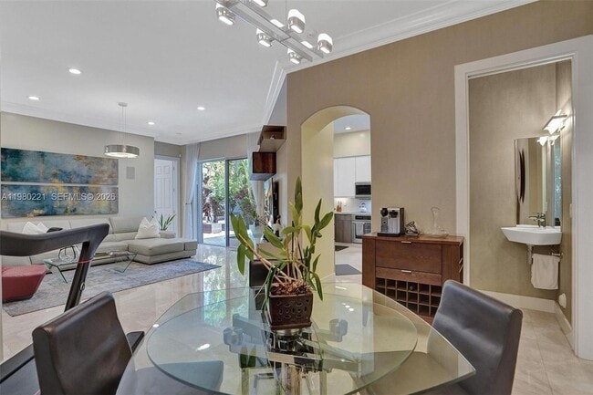 Building Photo - 1529 Shoreline Way