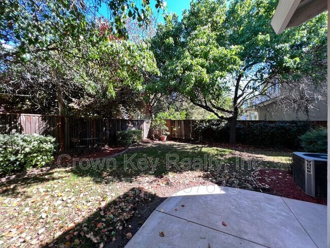 Building Photo - 673 Nacomis Ct