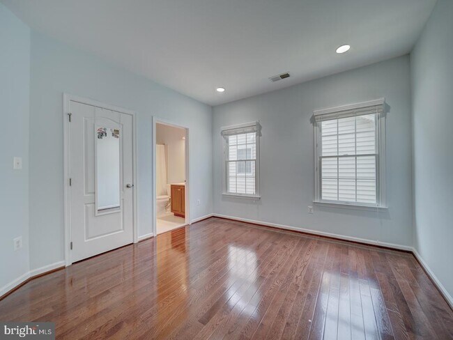 Building Photo - 43320 Barnstead Dr