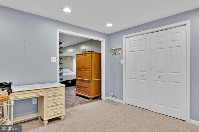 Building Photo - 388 Sapling Way