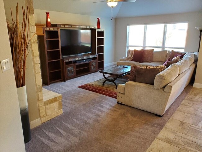 Building Photo - 539 Tanda Ln