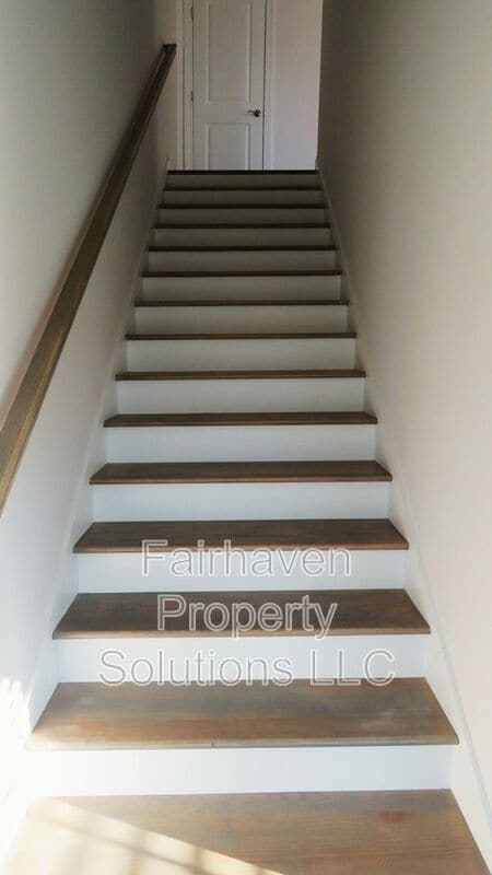 Building Photo - 1978 Mitchell Ave