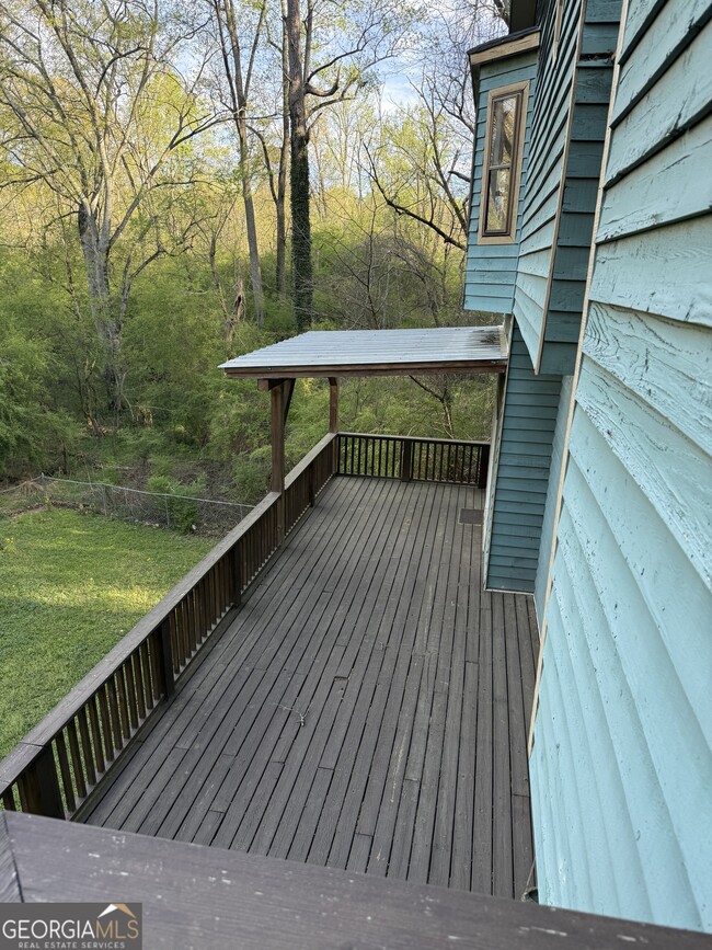 Building Photo - 82 Geraldine Dr SE