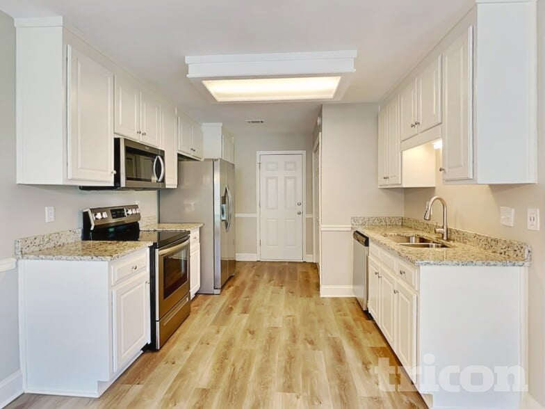Building Photo - 654 Palmer Ct