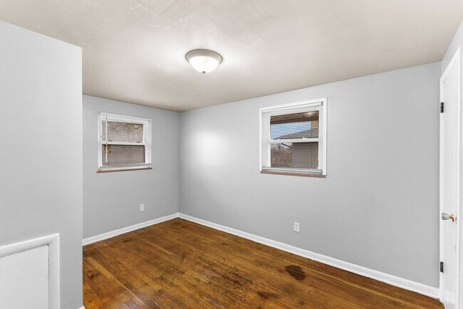 Building Photo - 384-386 South Napoleon Avenue - 386 S. Napoleon Avenue