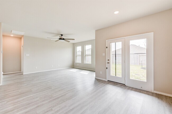 Building Photo - 1910 Hidden Cedar Dr