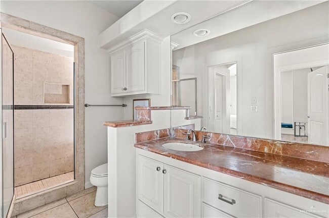 Building Photo - 15 D S St