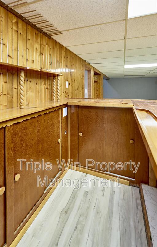 Building Photo - 2325 Golfway St