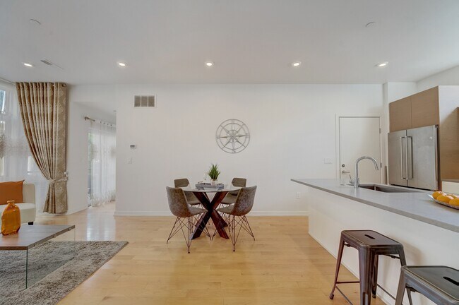 Building Photo - 30 Florida Ave NW