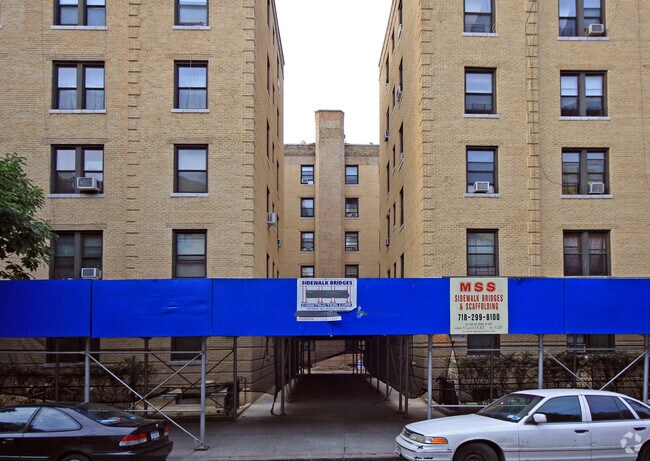 Building Photo - 89-04 34th Ave