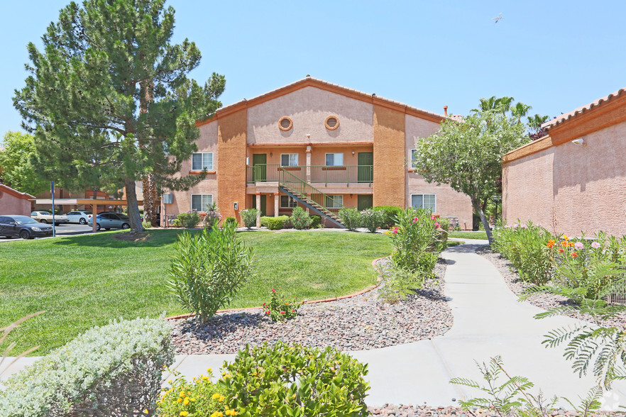 Community - Mesa Verde Apartments