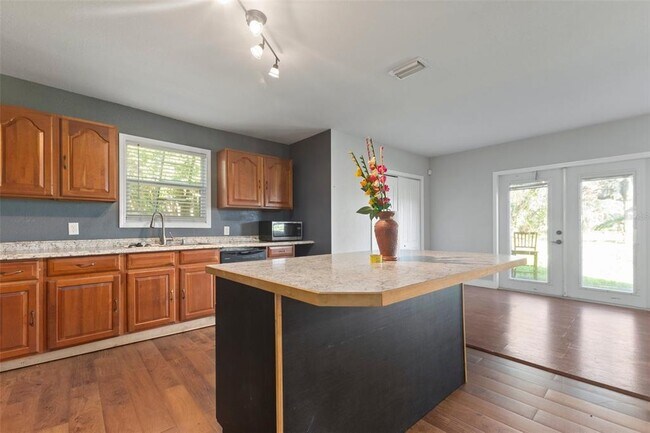 Building Photo - 3106 E Trapnell Rd