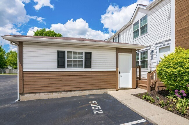 Building Photo - 5052 Stoneybrook Blvd