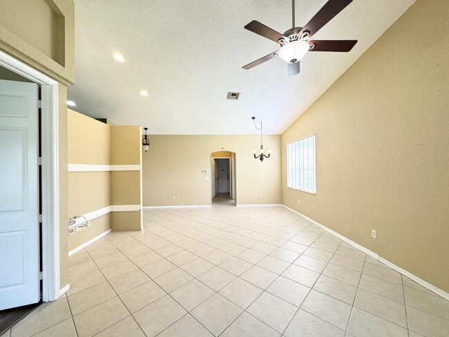Building Photo - 8654 Lineyard Cay