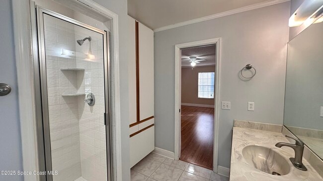 Building Photo - 301 Nesbitt St