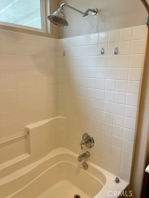 Building Photo - 5220 Holstein St