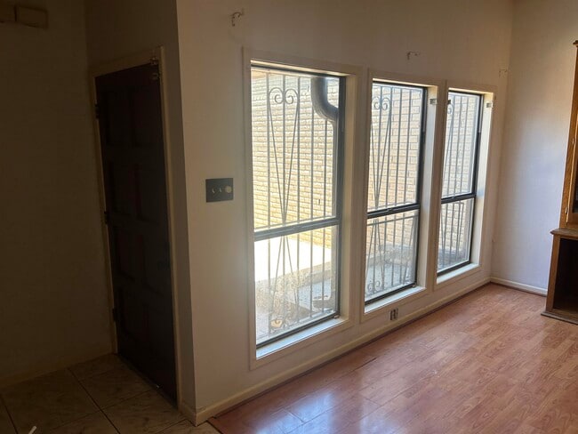 Building Photo - 108 Martingale