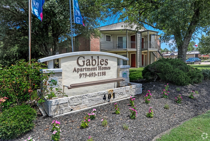 The Gables Apartments 401 University Oaks Blvd College Station TX