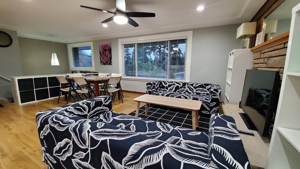 Building Photo - 1803 N 200th St