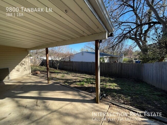 Building Photo - 9800 Tanbark Ln