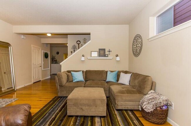 Building Photo - Great four bedroom home in Beaverton!