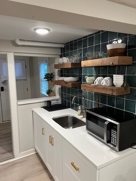 Kitchen - 224 Columbus Dr