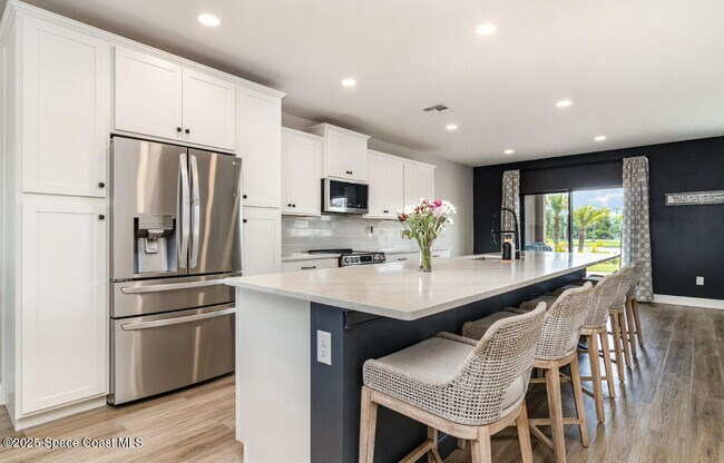 Building Photo - 7389 Tourmaline Dr
