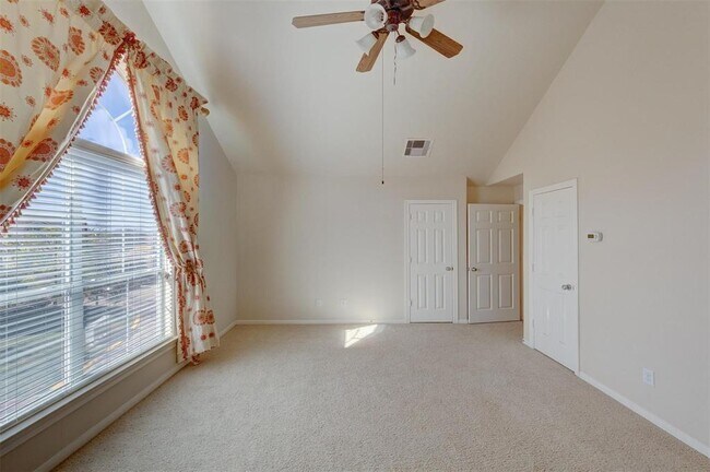 Building Photo - 3117 Clearview Cir