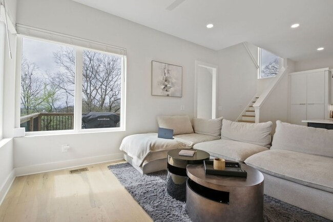 Building Photo - 2306 Ilolo St