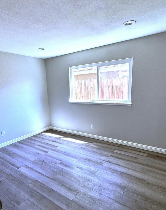 Building Photo - Beautiful 2/2 Duplex in Citrus Heights!