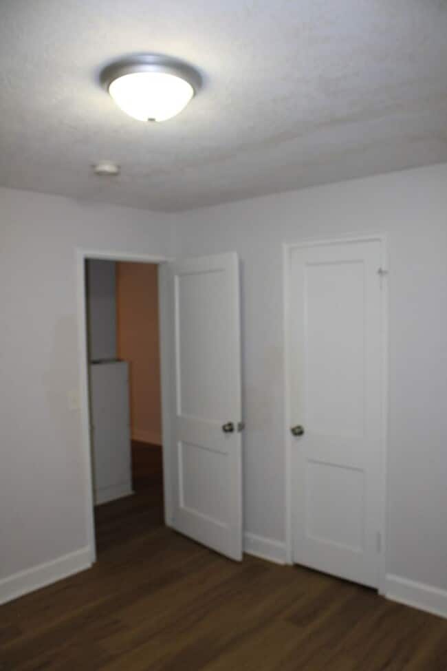 Building Photo - Midtown Rental 2 Bed 1 Bath