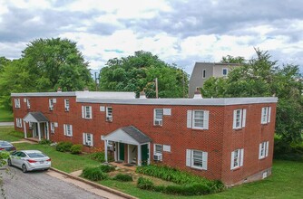 Building Photo - 410 Dobson St