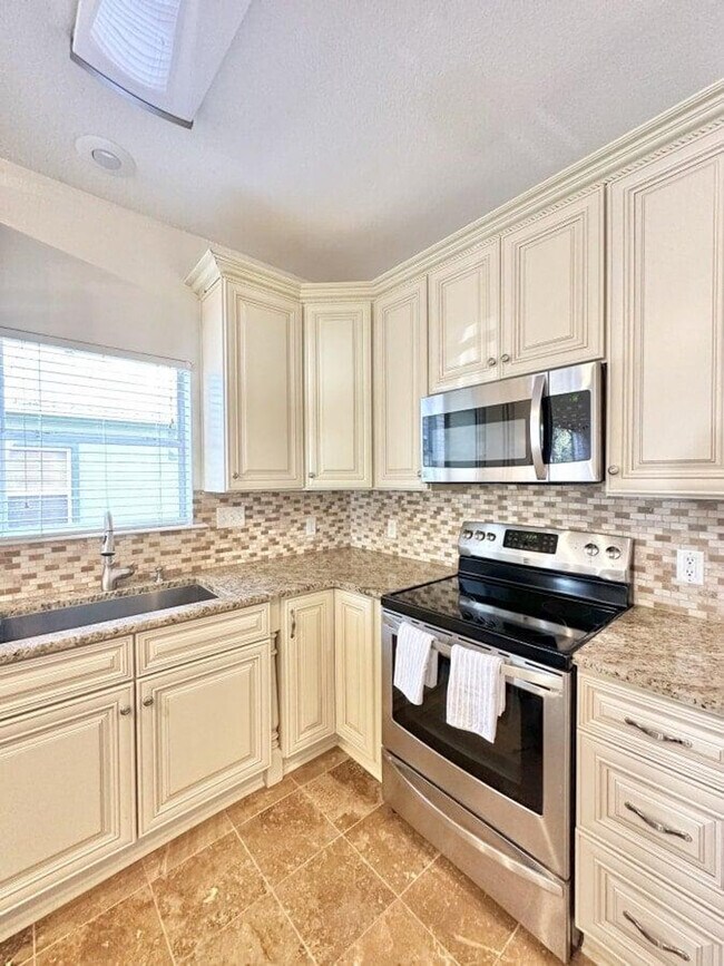 Building Photo - 106 Georgie St