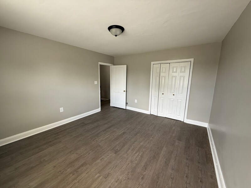 Building Photo - 1330 Woodbourne Ave
