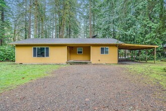 Building Photo - Beautiful 3 Bed, 2 Bath Rental Home on the Sandy River!