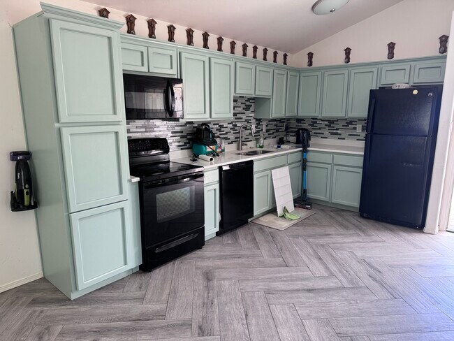 Building Photo - 732 Gold Beach Dr